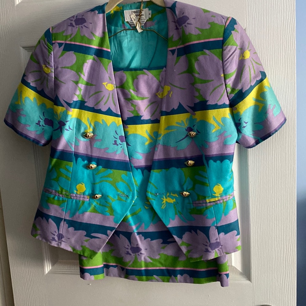 Ports suit matching blazer and skit